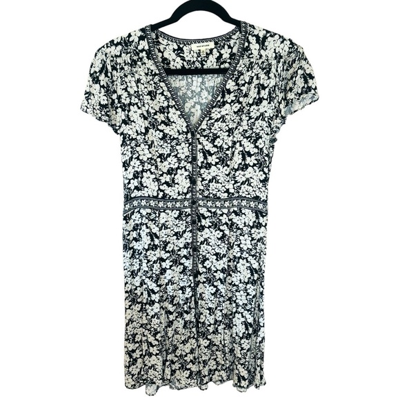 Max Studio Black and White Floral Flouncy Button Dress SZ Medium - Picture 2 of 9